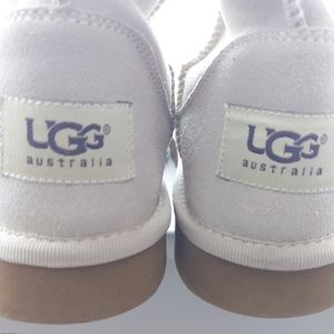 UGG Boots (NEVER WORN)